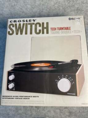 Crosley Switch CR6023A-NA 3-Speed Bluetooth Turntable with AM/FM Radio